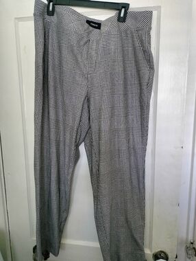 Torrid 2 Pull On Ponte Hounds tooth Plaid Black & White Plus Size Pants 2X